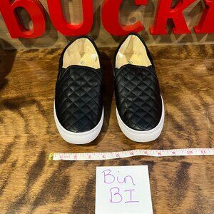 5/$20 Black Quilted Slip On Sneakers Bin Bi